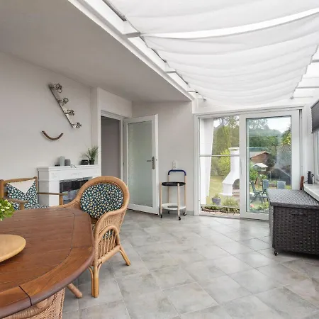 Classy Holiday In With Barbecue Vakantiehuis *
